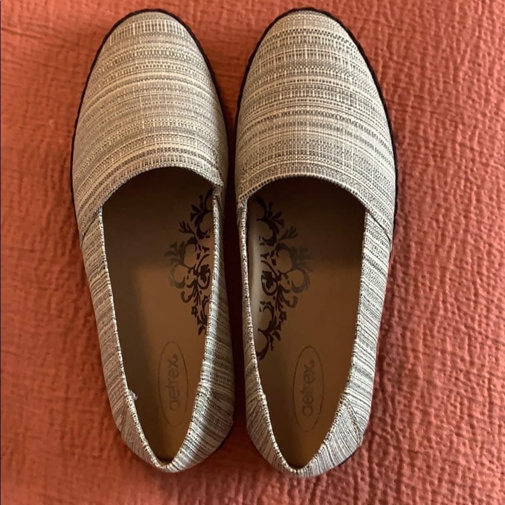 Aetrex Kylie Slip On - Black Stripe Women’s 7.5-8